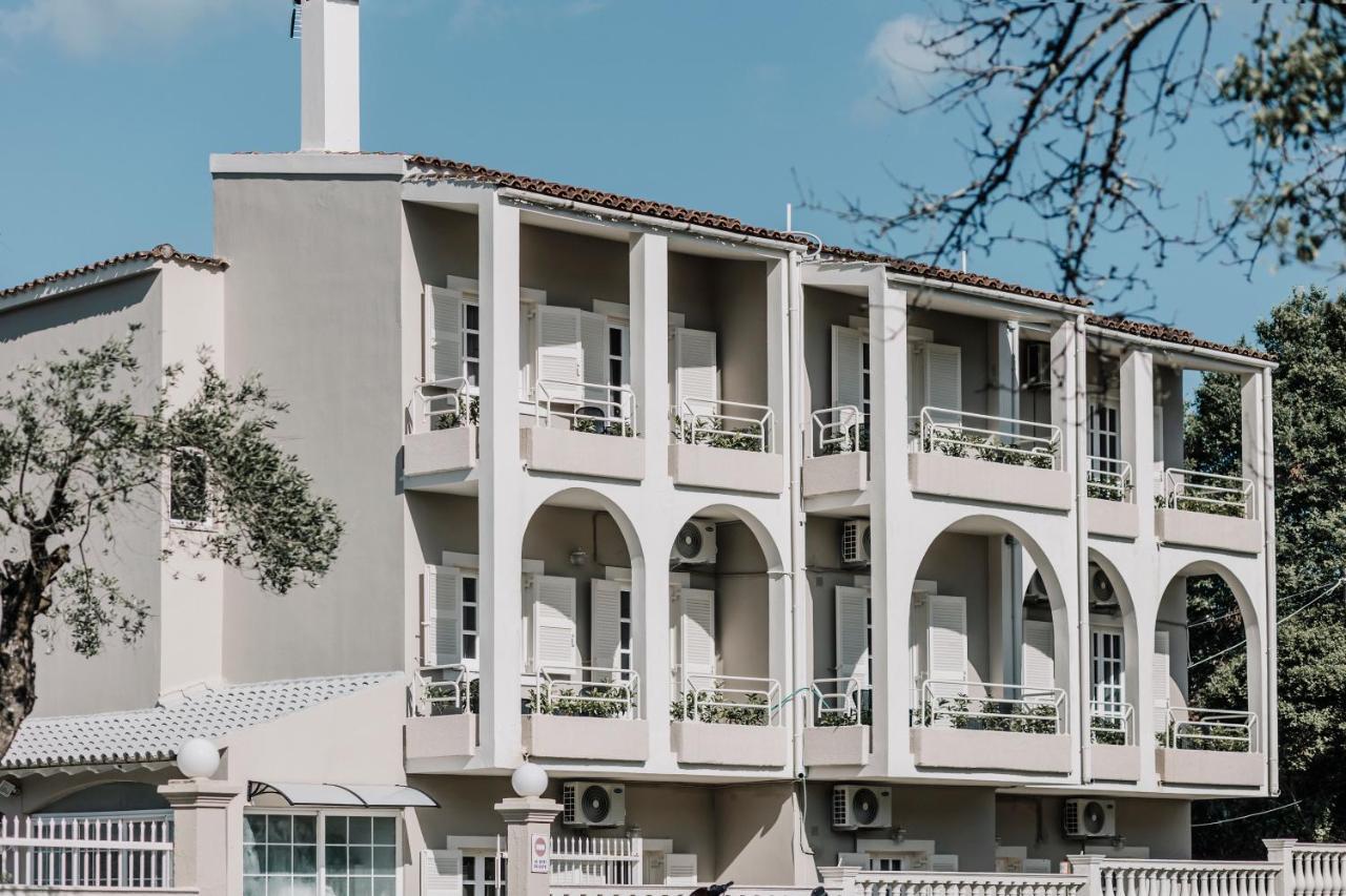 Pelithea Family Aparthotel Hotel